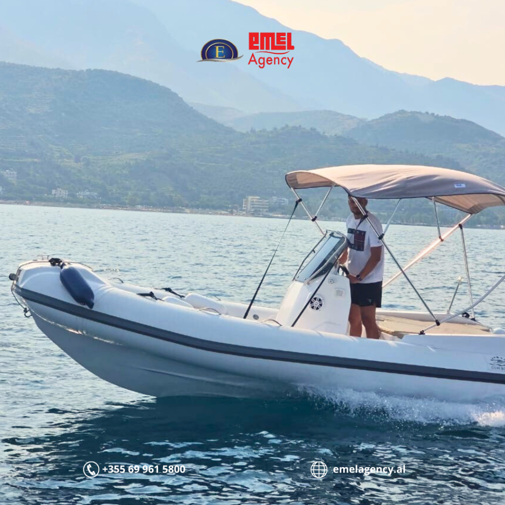 Varka me pilot në Vlorë